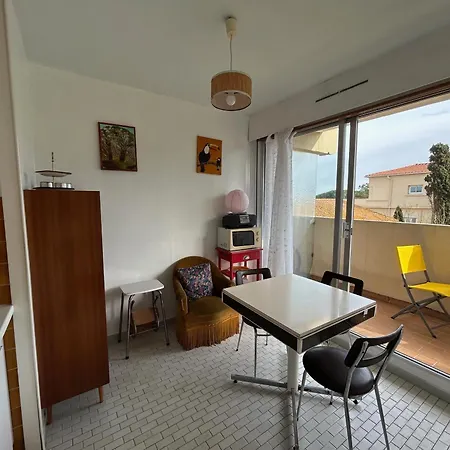 Avec Balcon Et Parking En Bord De - Fr-1-837-77