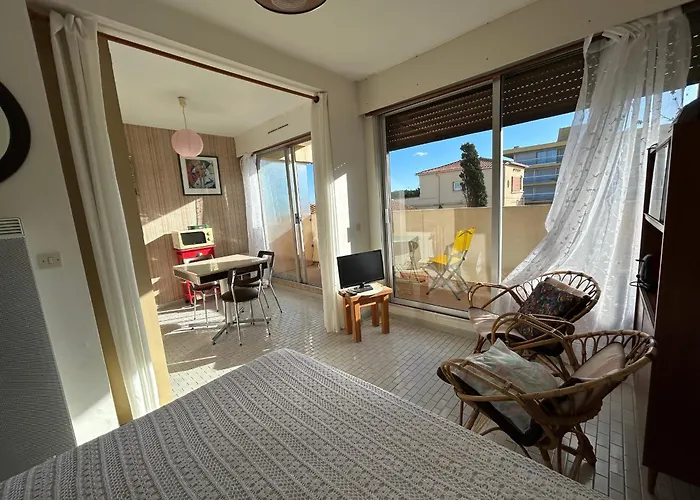 Avec Balcon Et Parking En Bord De - Fr-1-837-77